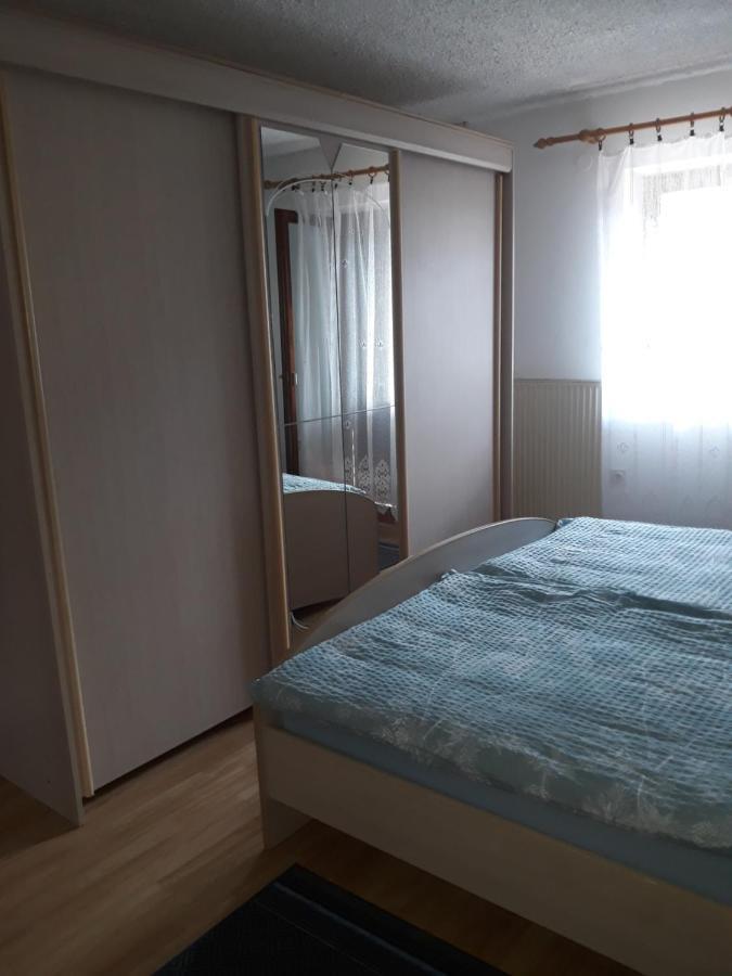 Apartma 27