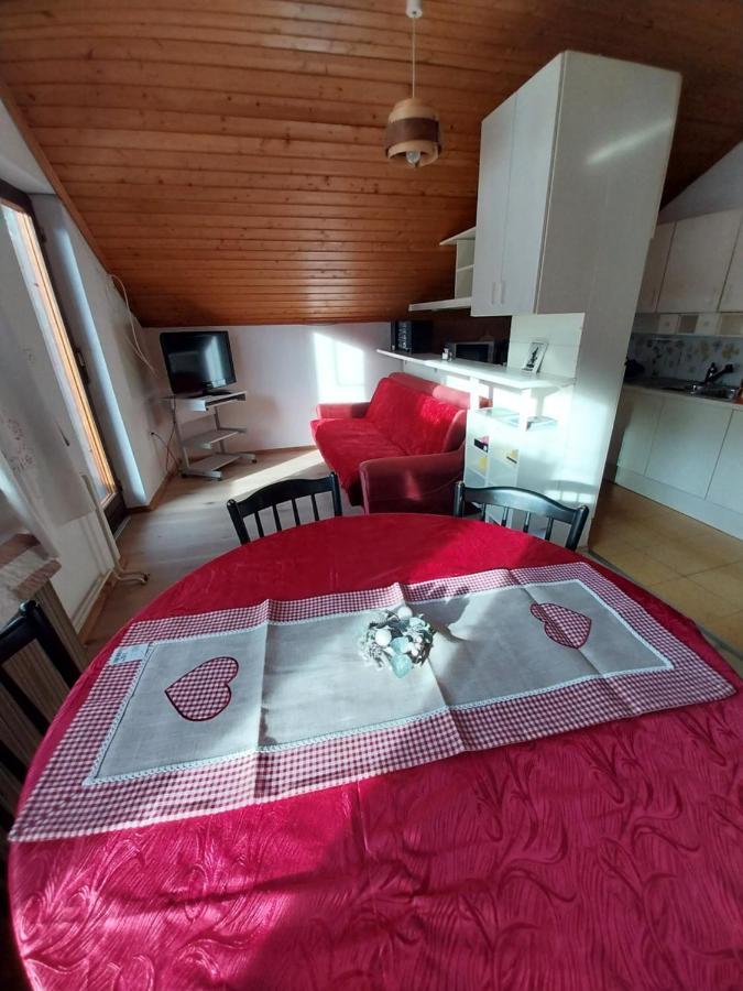 Apartment Apartma 27 *