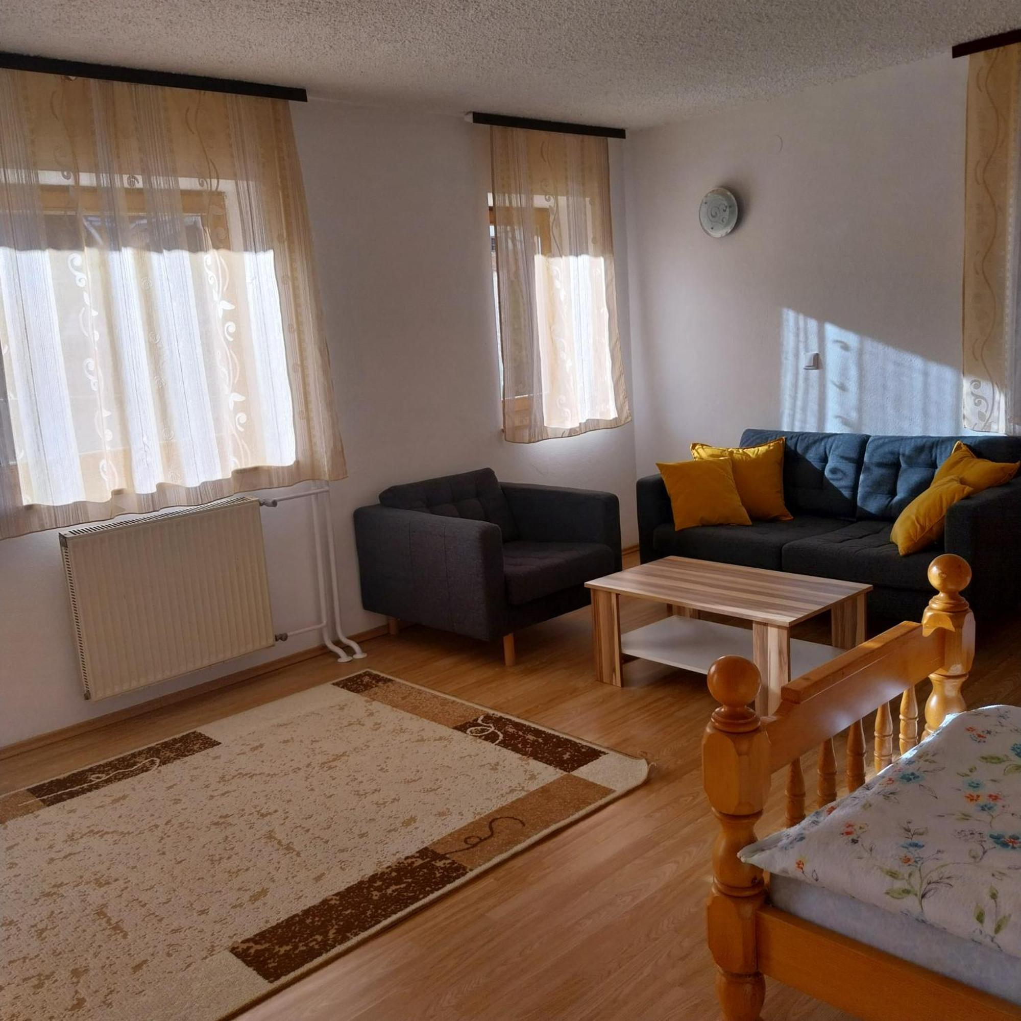 Apartment Apartma 27 *